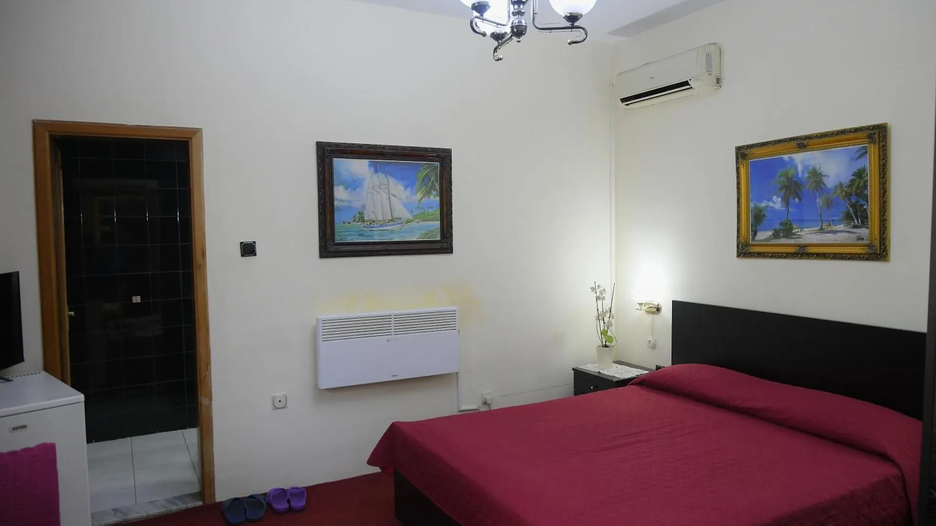 **  Hotel Haxhiu Tirana Albânia